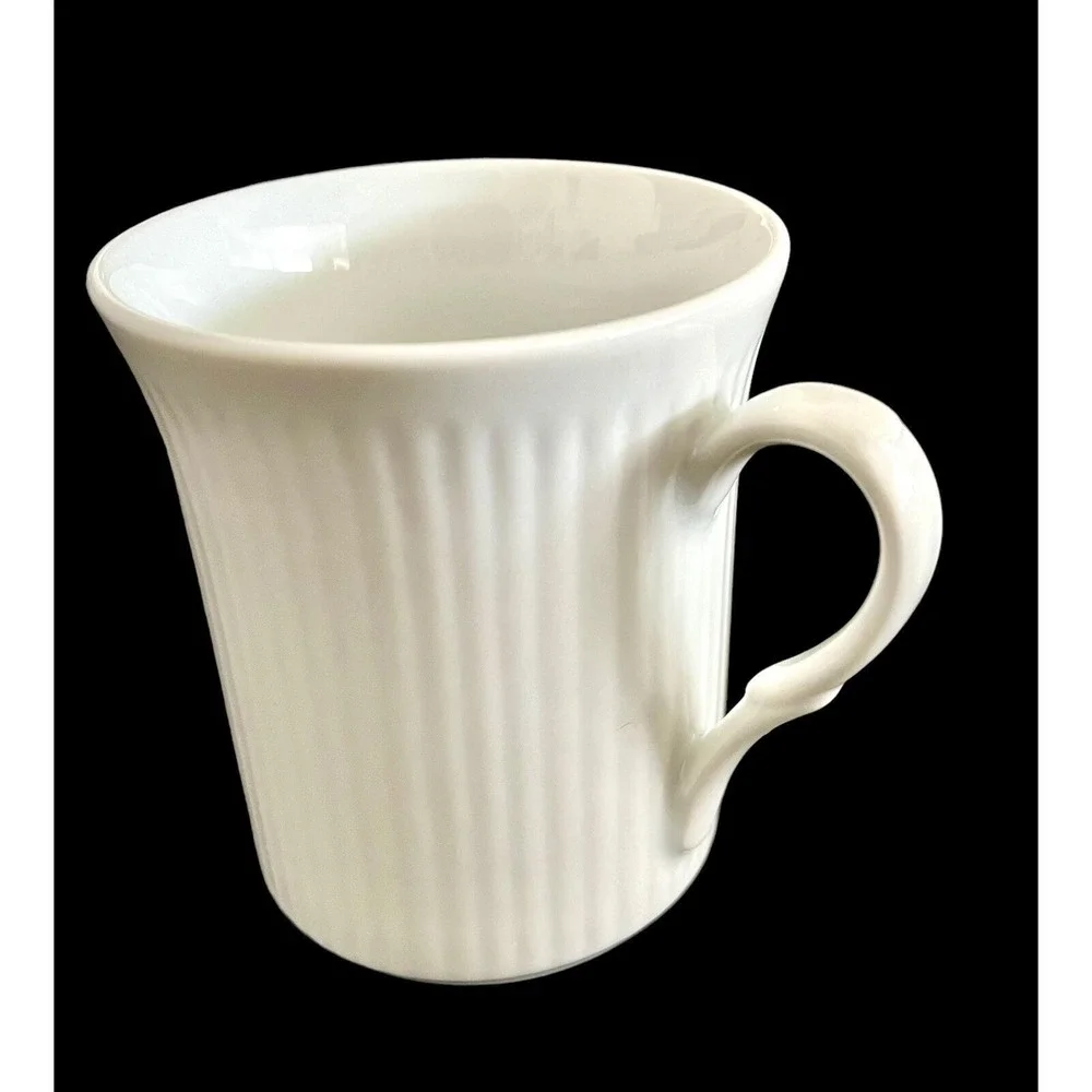 4 Vintage Lillian Vernon White Ribbed Embossed Mugs Set Porcelain Handled Cups - Picture 4 of 8